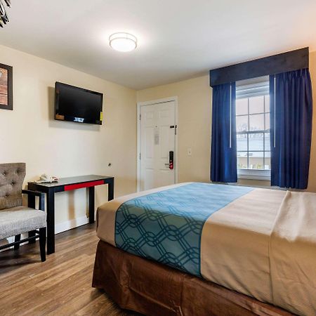 Econo Lodge By Choice - Cape Cod West Yarmouth Bagian luar foto