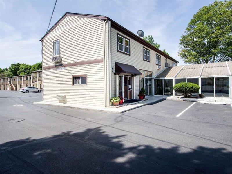 Econo Lodge By Choice - Cape Cod West Yarmouth Bagian luar foto