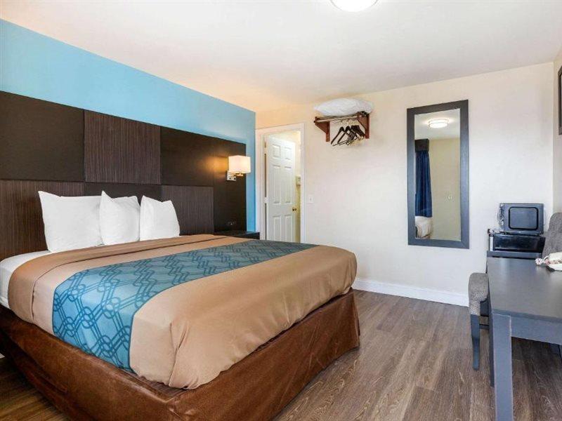 Econo Lodge By Choice - Cape Cod West Yarmouth Bagian luar foto