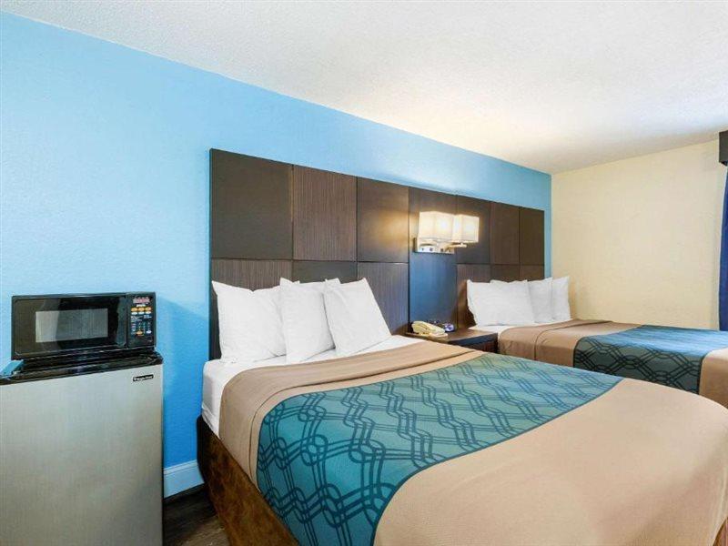 Econo Lodge By Choice - Cape Cod West Yarmouth Bagian luar foto