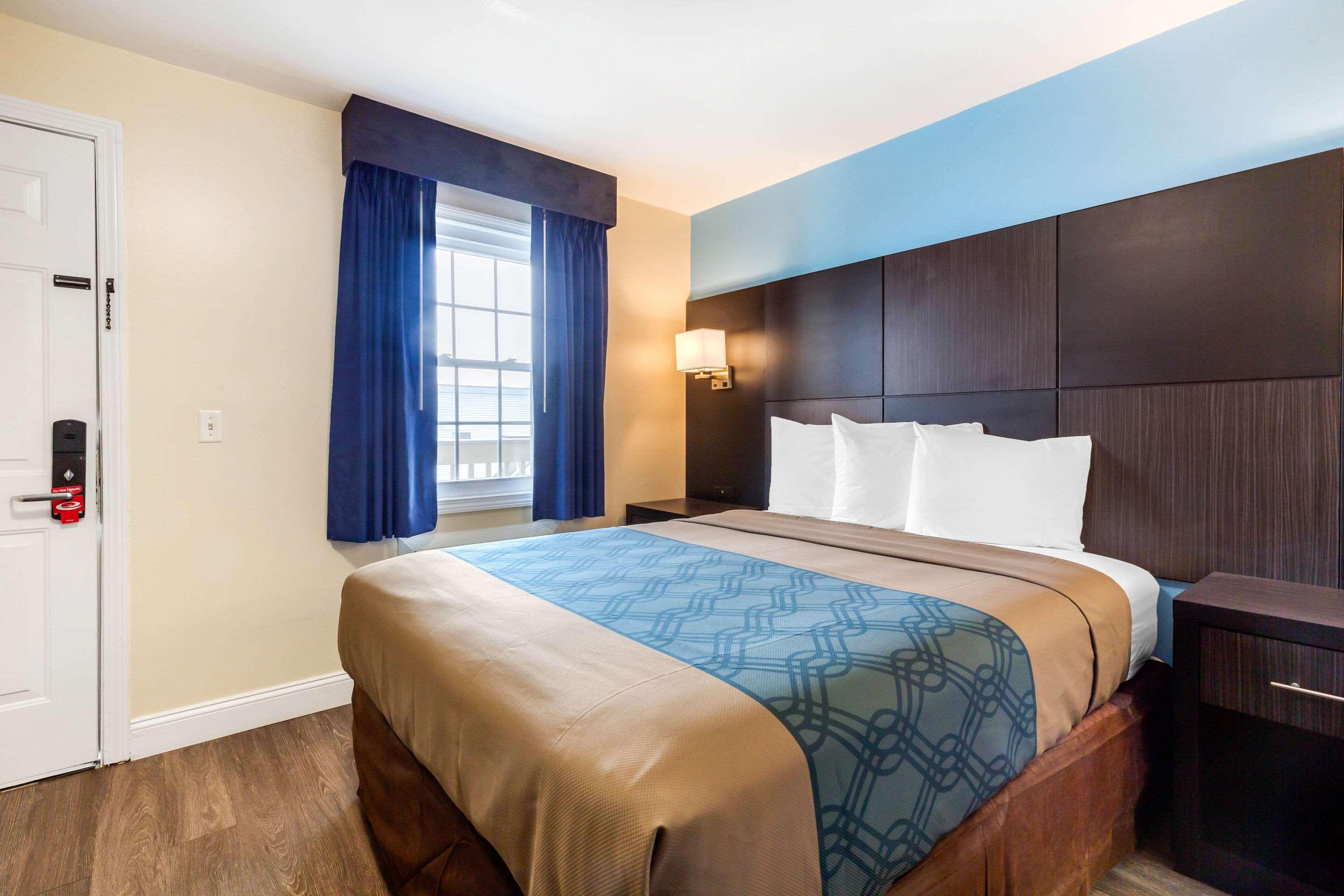 Econo Lodge By Choice - Cape Cod West Yarmouth Bagian luar foto