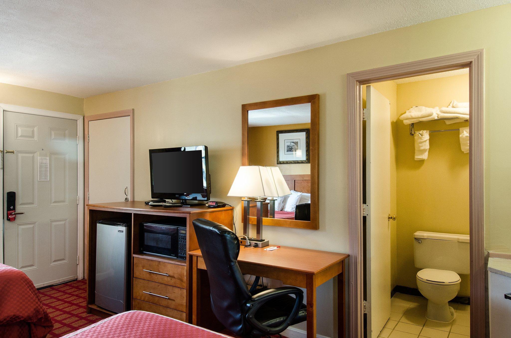 Econo Lodge By Choice - Cape Cod West Yarmouth Bagian luar foto