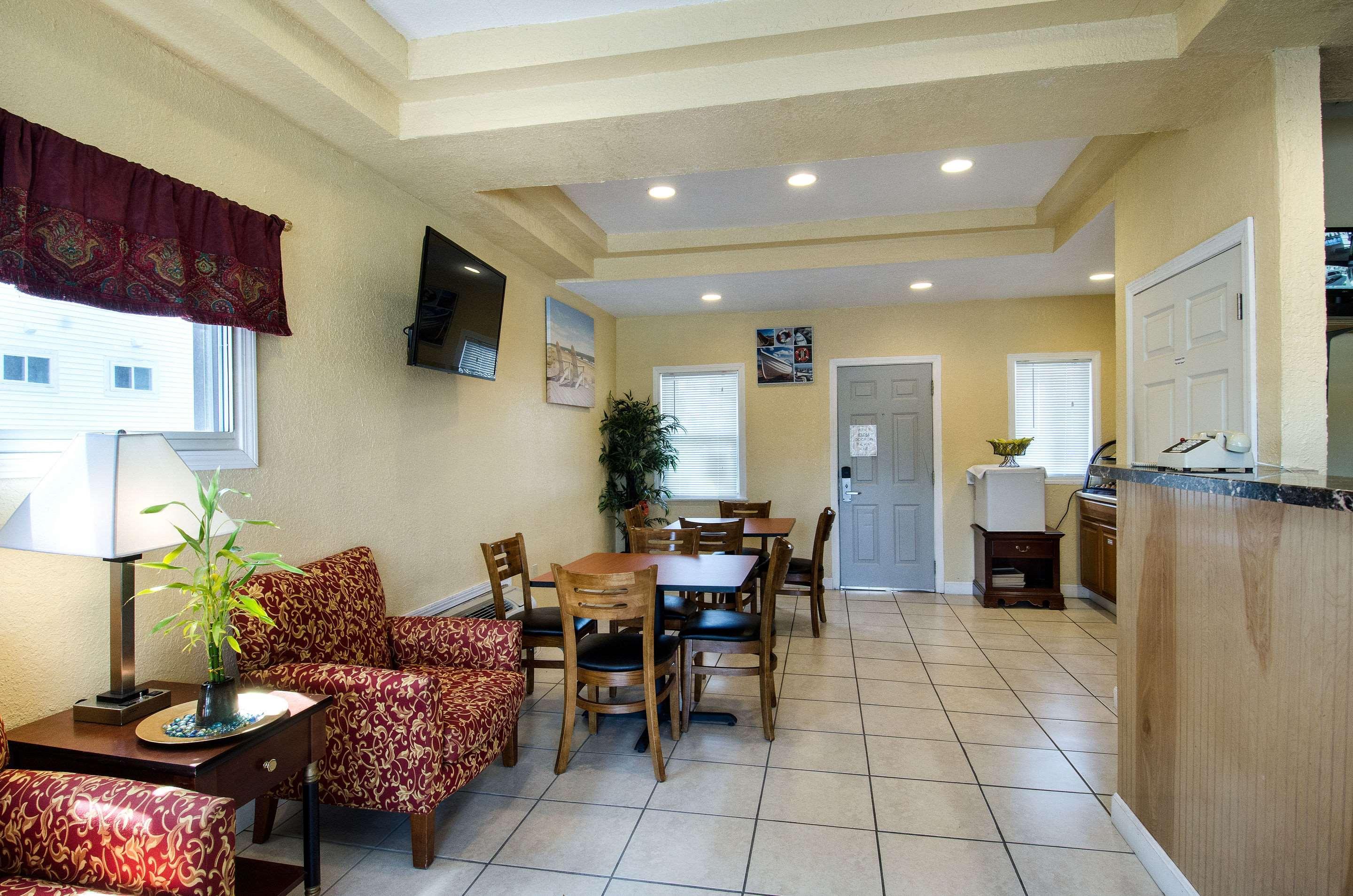 Econo Lodge By Choice - Cape Cod West Yarmouth Bagian luar foto