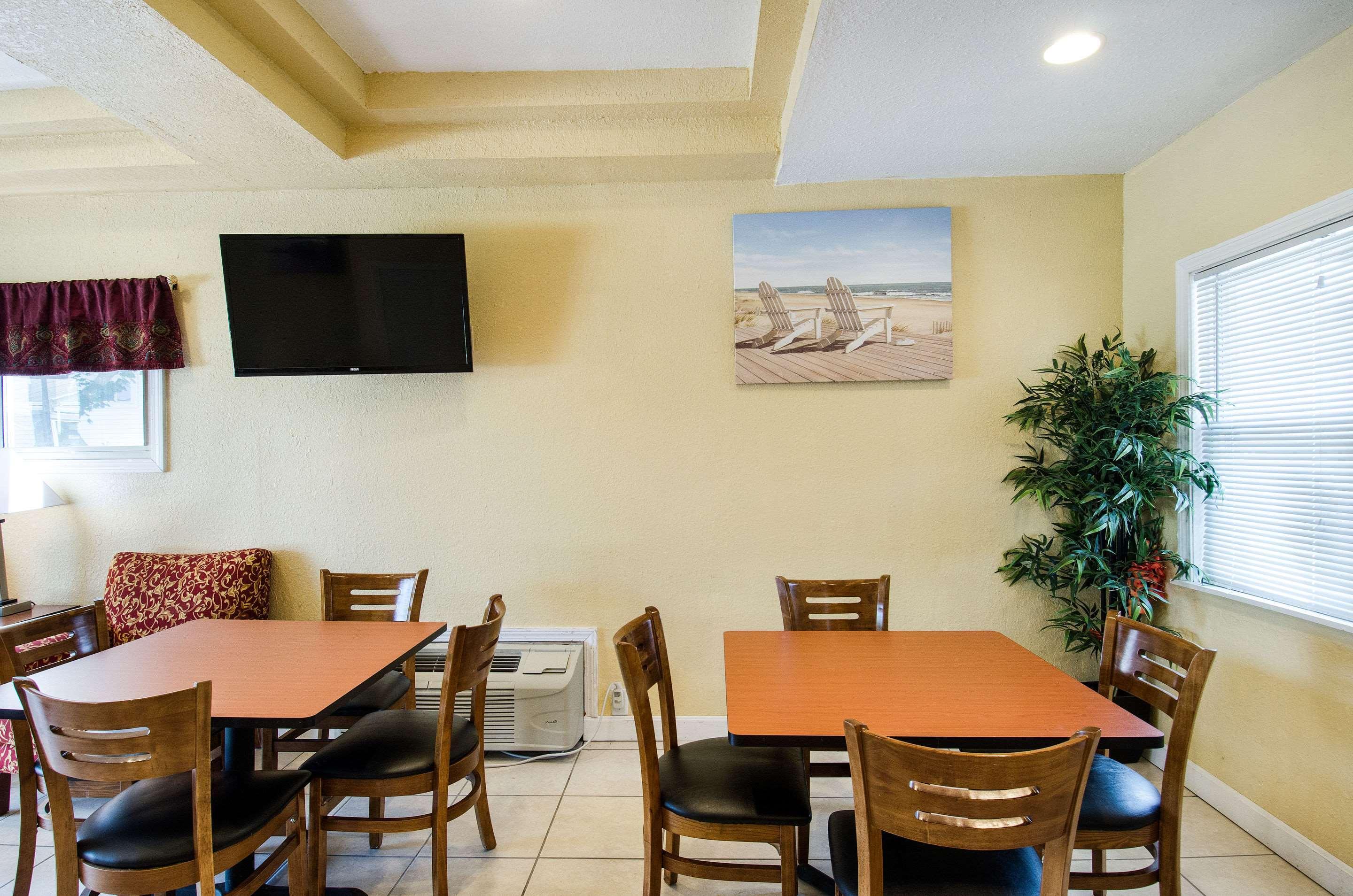 Econo Lodge By Choice - Cape Cod West Yarmouth Bagian luar foto