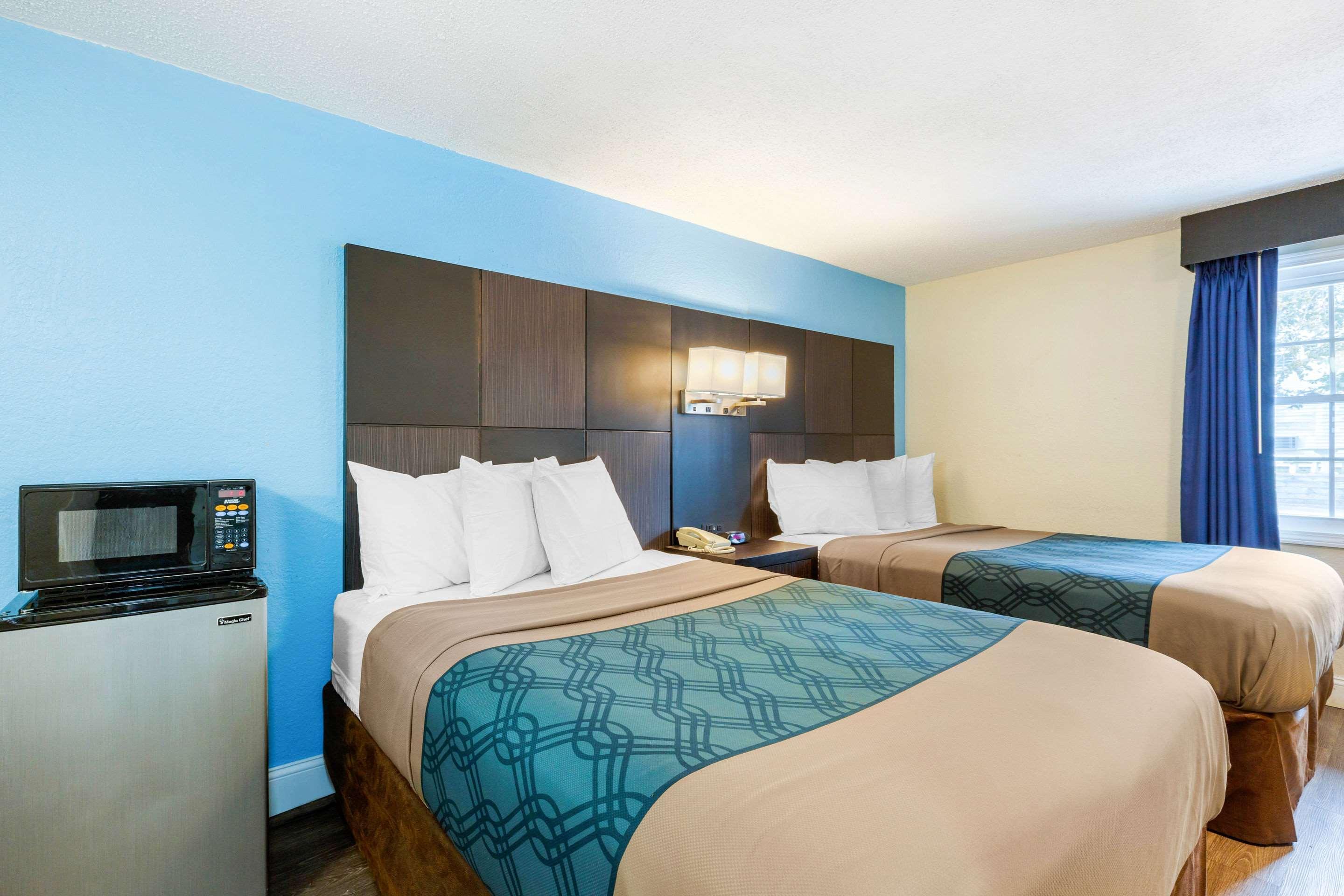 Econo Lodge By Choice - Cape Cod West Yarmouth Bagian luar foto