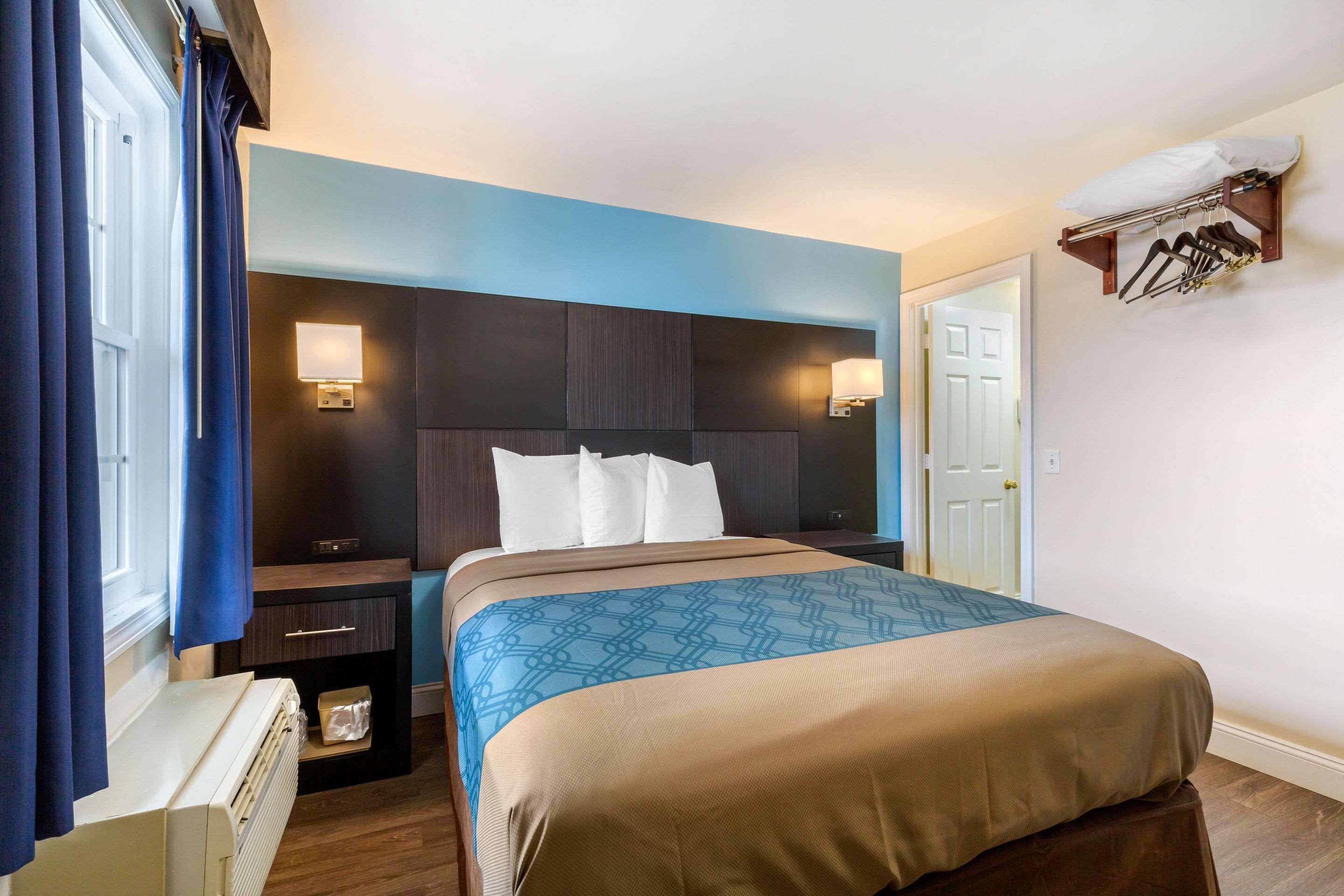 Econo Lodge By Choice - Cape Cod West Yarmouth Bagian luar foto