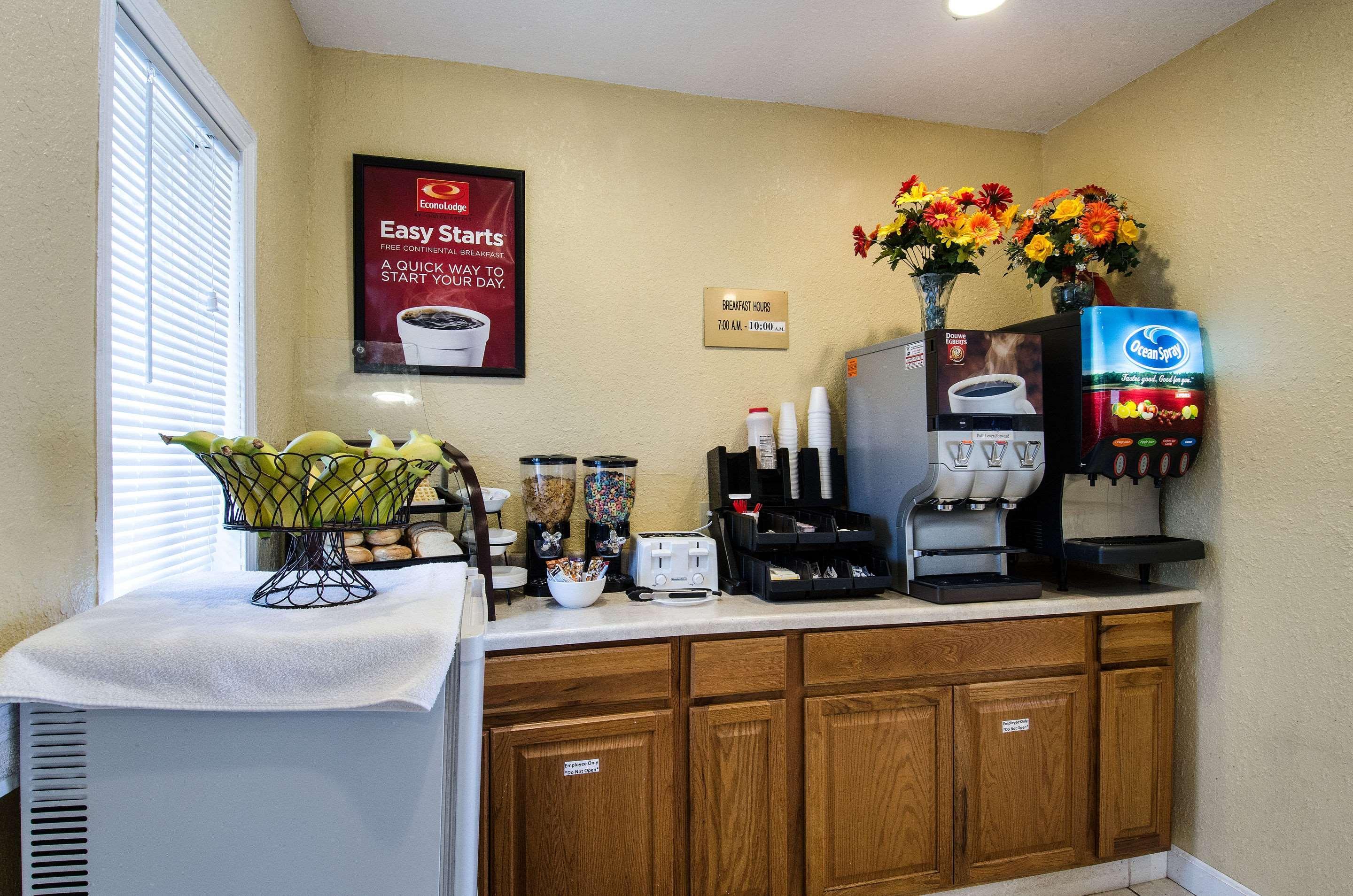 Econo Lodge By Choice - Cape Cod West Yarmouth Bagian luar foto
