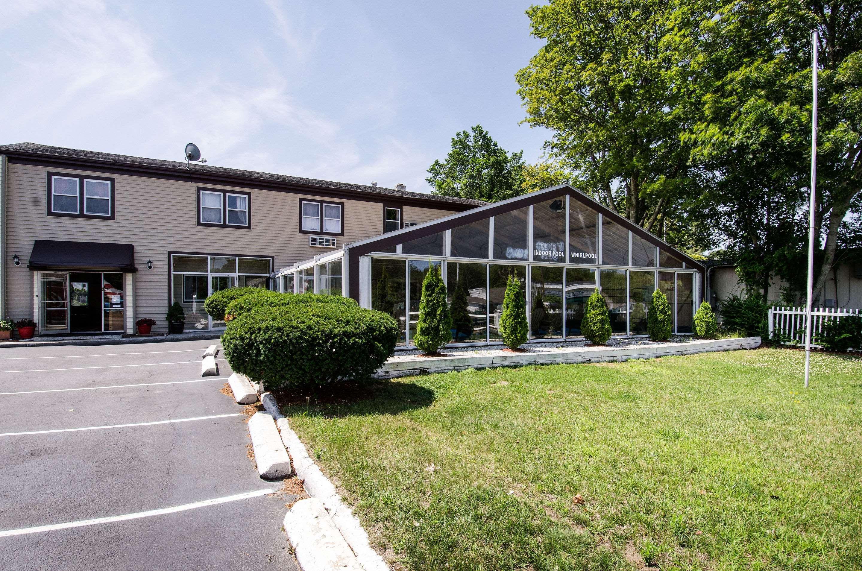 Econo Lodge By Choice - Cape Cod West Yarmouth Bagian luar foto