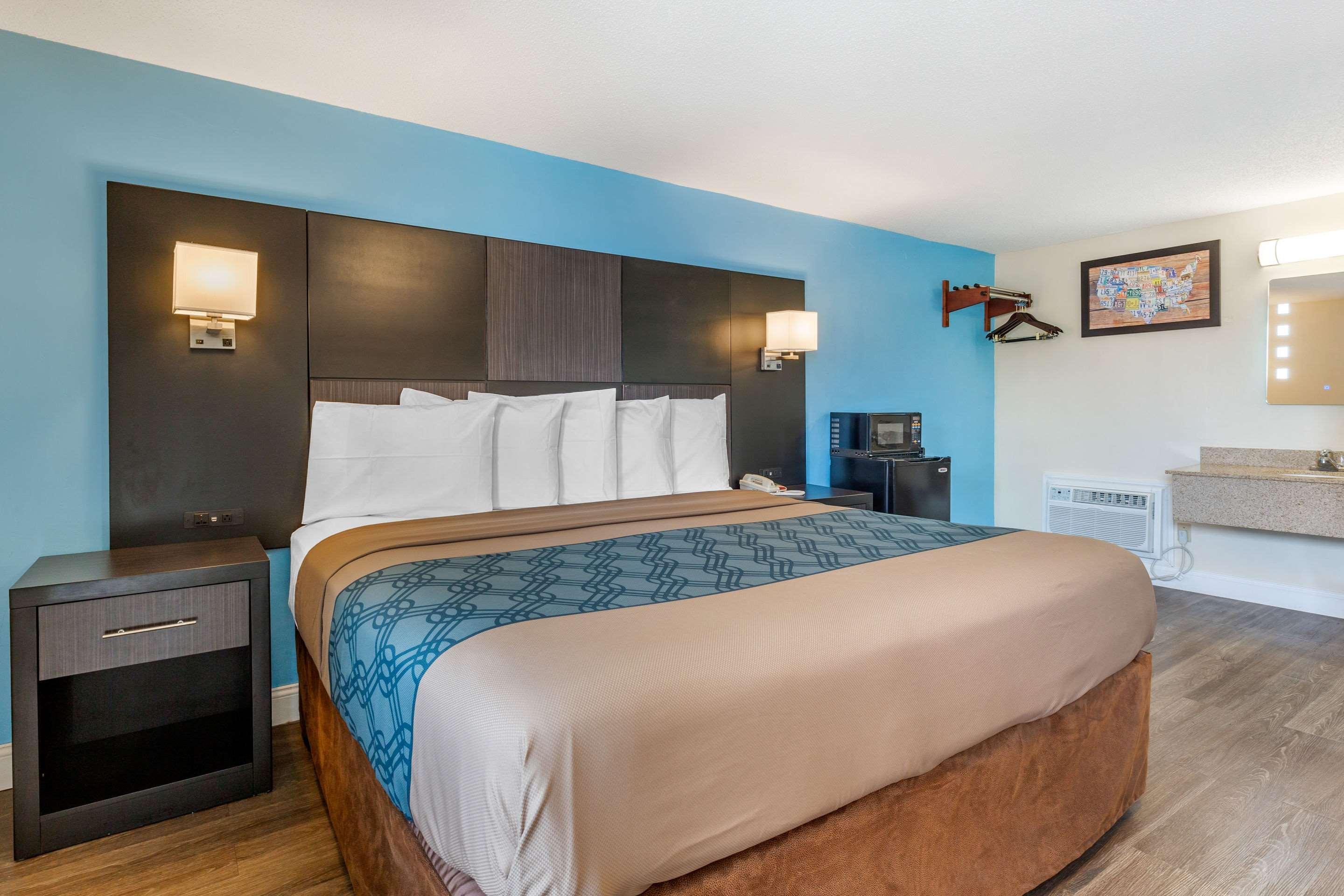 Econo Lodge By Choice - Cape Cod West Yarmouth Bagian luar foto